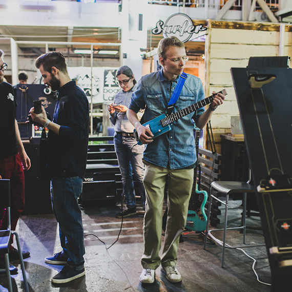 ark-guitars_history_1
